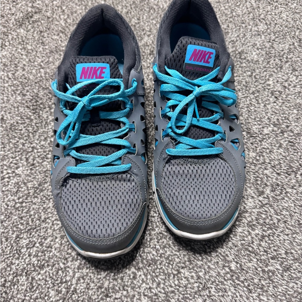 Nike Women's Gray Athletic Sneakers with Teal Accents